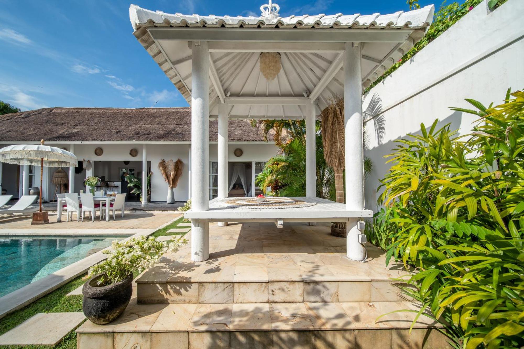 Moana Poe Uluwatu
